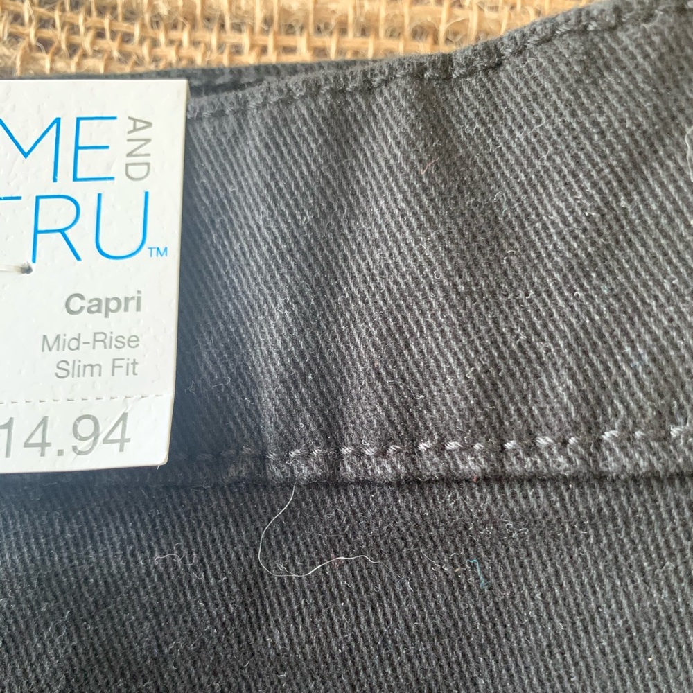 Black jean Capris